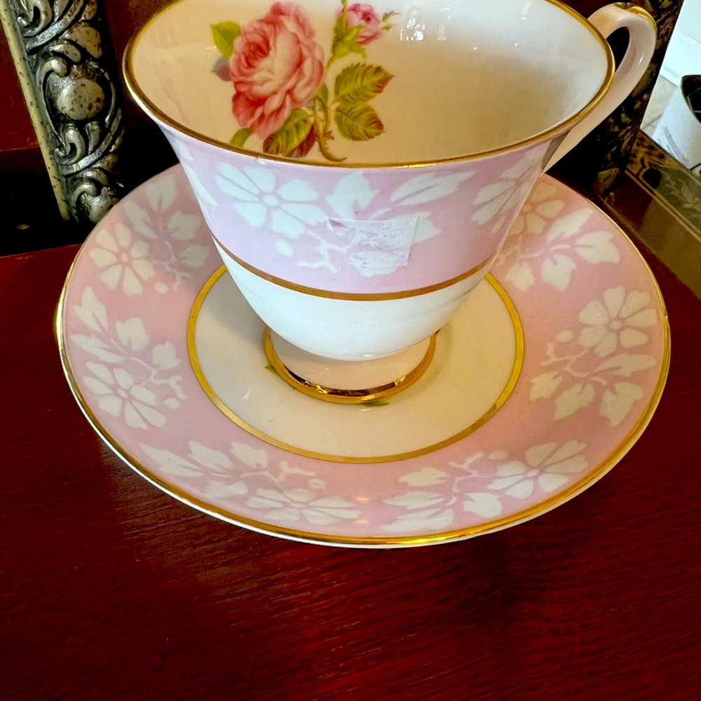 BEAUTIFUL VINTAGE IMPERIAL FINE ENGLISH CHINA PINK ROSE TEA CUP & SAUCER Mint